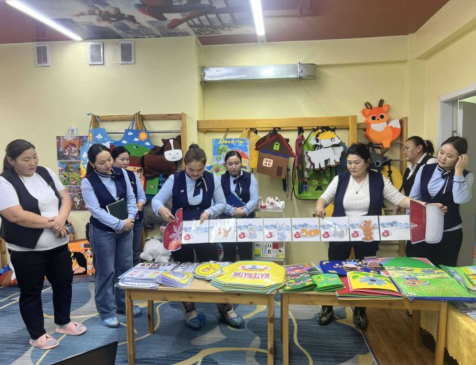 Зурагт ном төсөлт ажлын хүрээнд багш нарын бүтээл
